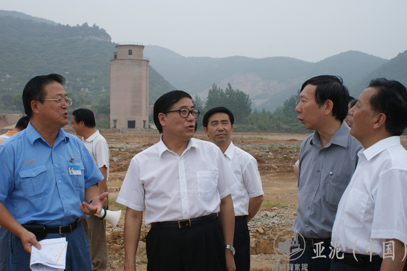 2008年8月，湖北省委常委、統(tǒng)戰(zhàn)部長(zhǎng)蘇曉云視察黃岡亞?wèn)|