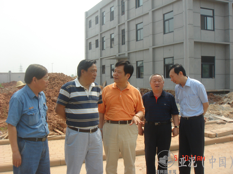 2008年6月6日，原武漢市市委常委，市人大常委會(huì)副主任張代重視察湖北亞?wèn)|