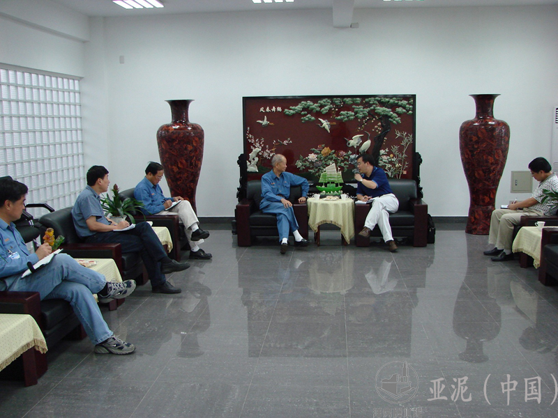 2007年7月1日，彭州市韓軼市長(zhǎng)視察四川亞?wèn)|