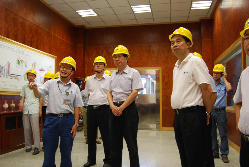 2012年7月24日，新華社江西分社社長王運才參訪江西亞東